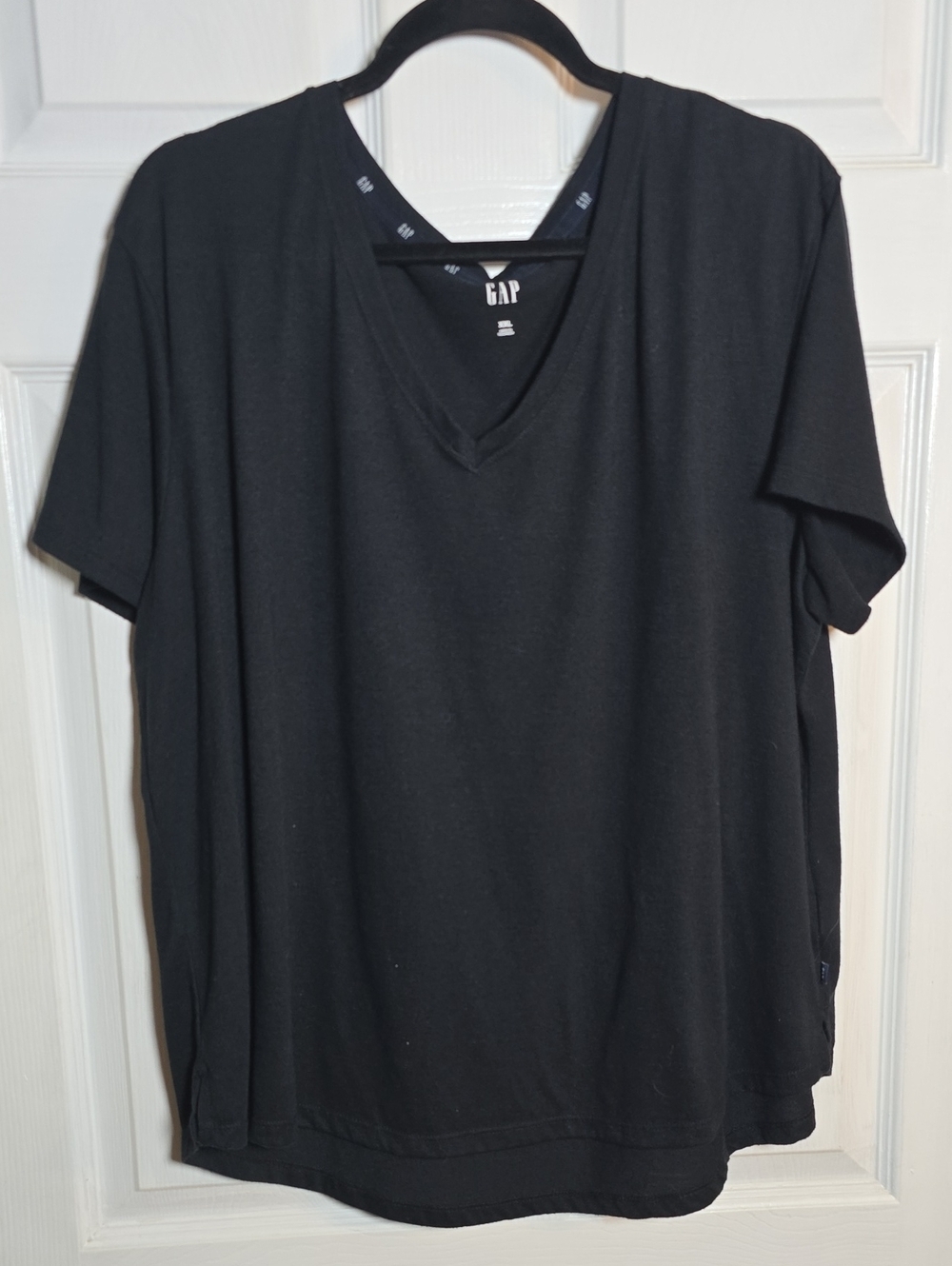 GAP Womens XXL Black Short-Sleeve V-Neck Tee